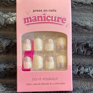 Source Unknown Pink and Glitter Press-On Nails